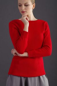 Sweter Damski z Dekoltem z Tyłu D03 Red