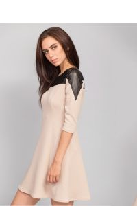 Lekko rozkloszowana krotka sukienka MM1052 Beige