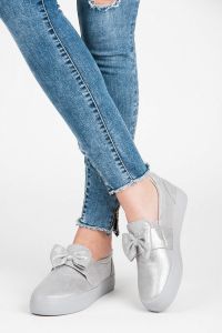 SLIP ONY NA PLATFORMIE Z KOKARDĄ Szary CNBAB65G